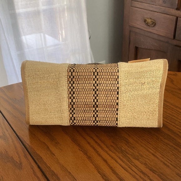 V.R. Collections Handcrafted Satchel - Picture 2 of 5